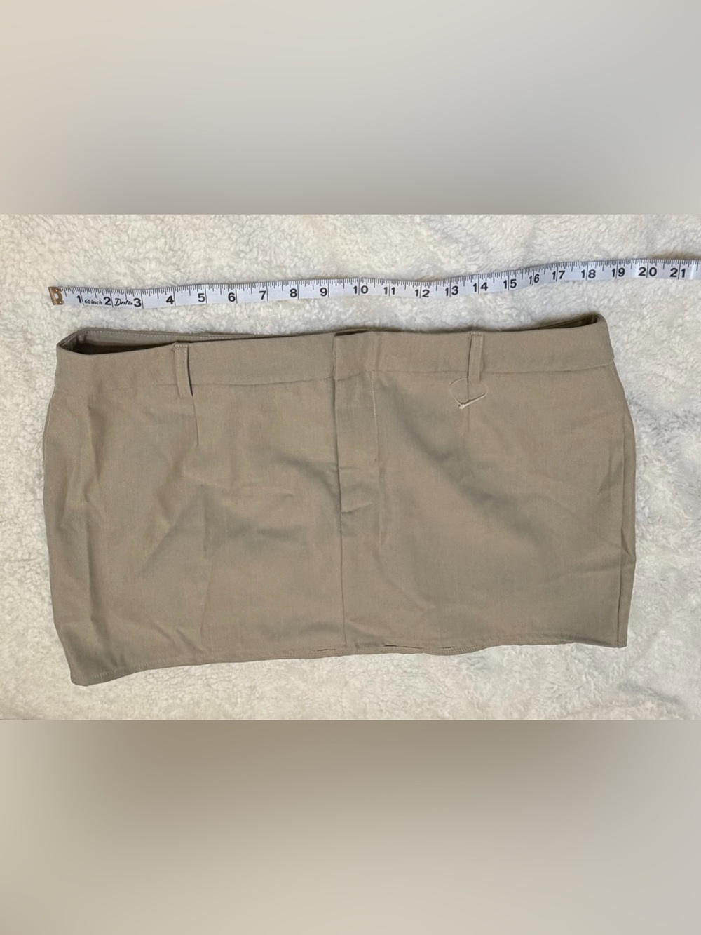 PrettyLittleThing Men's Flat Front Khaki Shorts